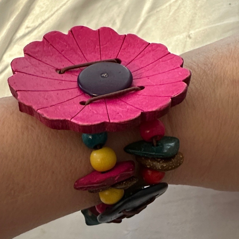 Boho Multi Color Wood Coconut Shell Flower Stretch Bracelet Tropical Eclectic